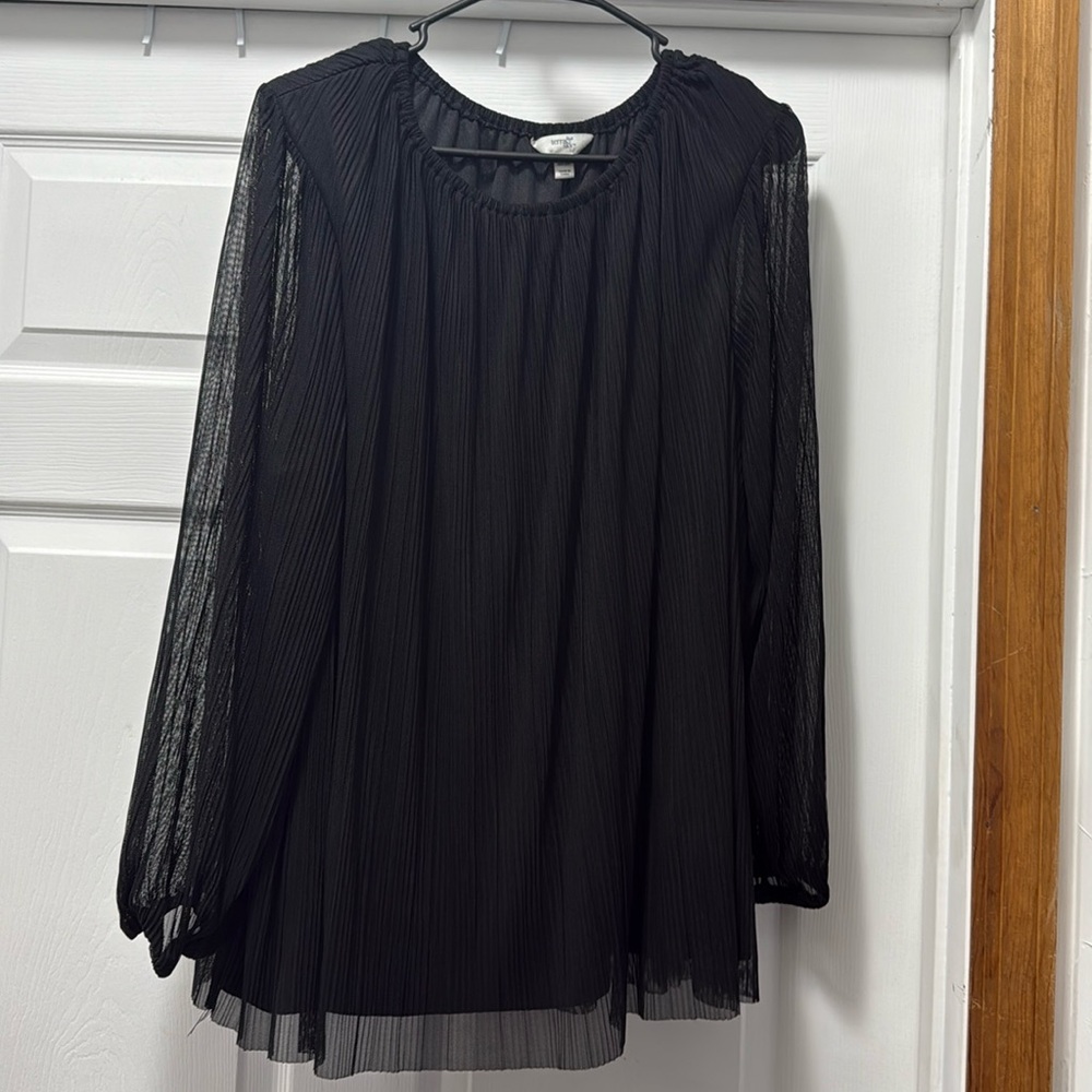 Black flowy top